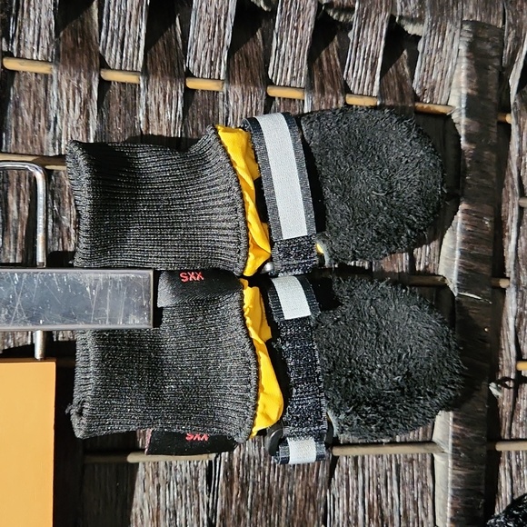 Nwt Muttluks all weather dog boots - Picture 2 of 7